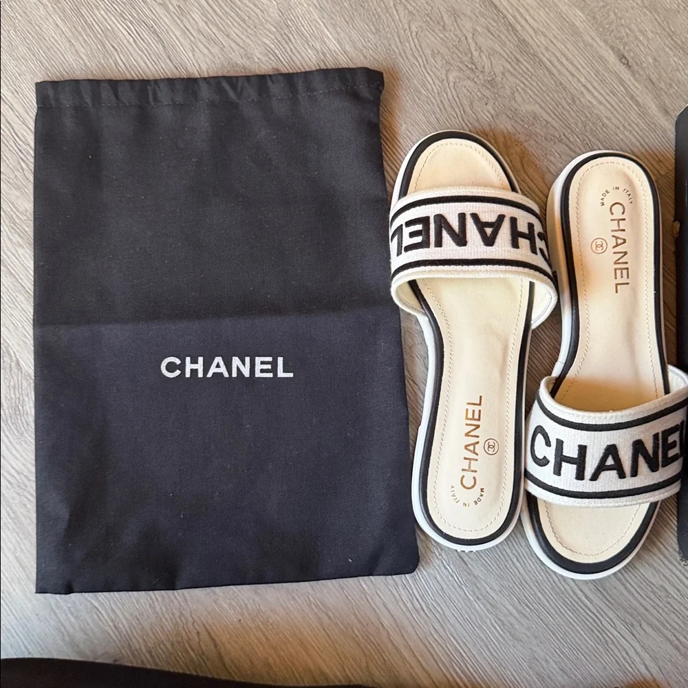 CHANEL Cream and Black Logo Slide Sandals - Picture 8 of 8